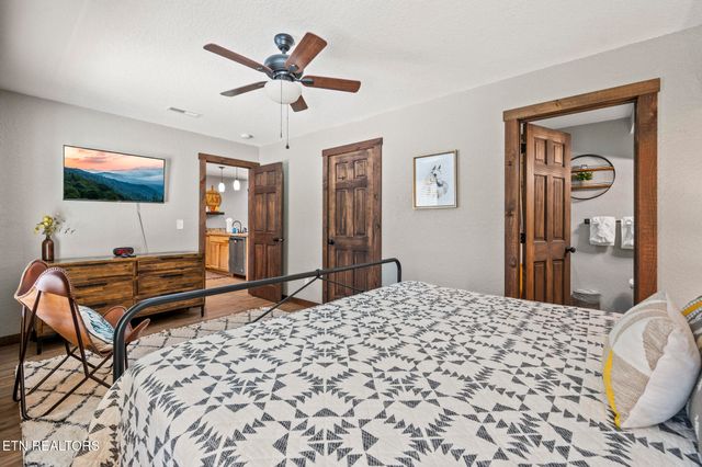 2046 Slippery Rock Circle, Sevierville, TN 37862