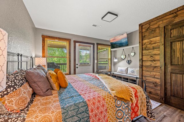 2046 Slippery Rock Circle, Sevierville, TN 37862