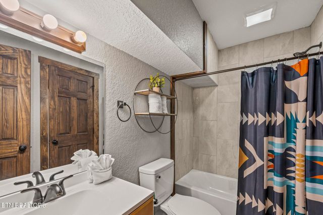 2046 Slippery Rock Circle, Sevierville, TN 37862