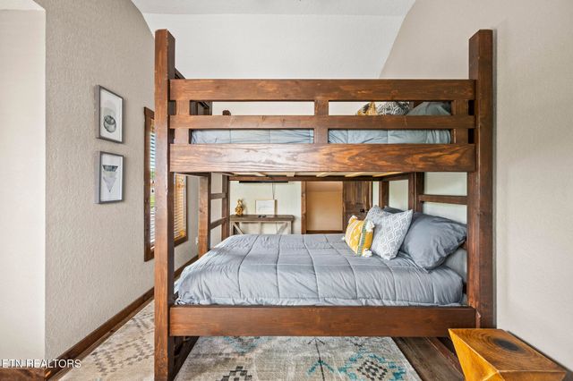 2046 Slippery Rock Circle, Sevierville, TN 37862