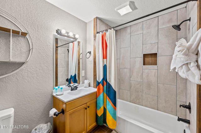 2046 Slippery Rock Circle, Sevierville, TN 37862