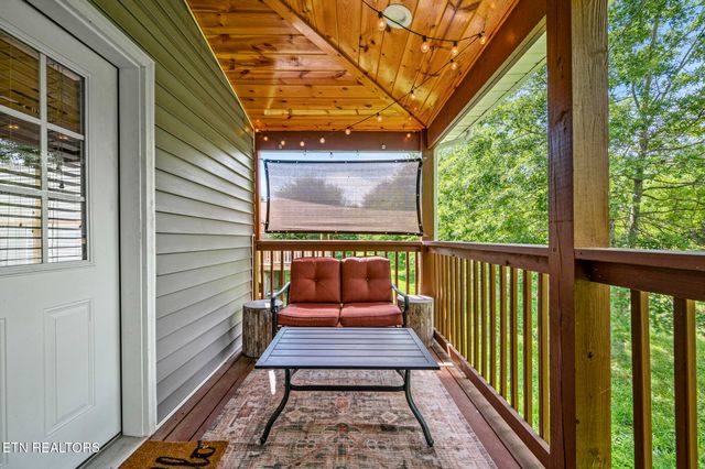 2046 Slippery Rock Circle, Sevierville, TN 37862