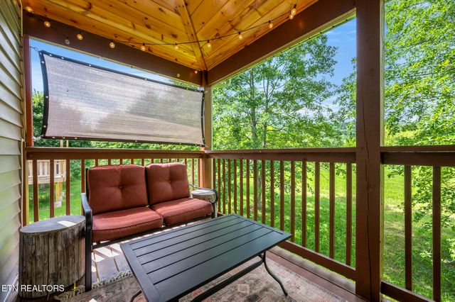 2046 Slippery Rock Circle, Sevierville, TN 37862