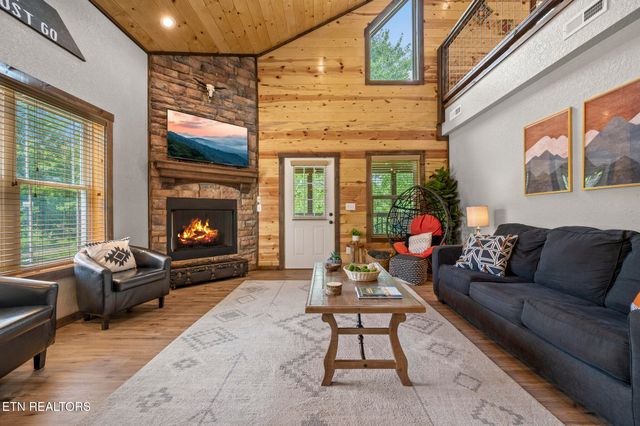 2046 Slippery Rock Circle, Sevierville, TN 37862