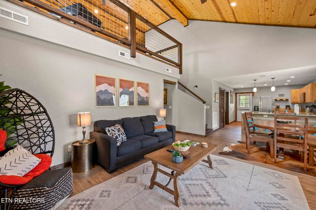 2046 Slippery Rock Circle, Sevierville, TN 37862