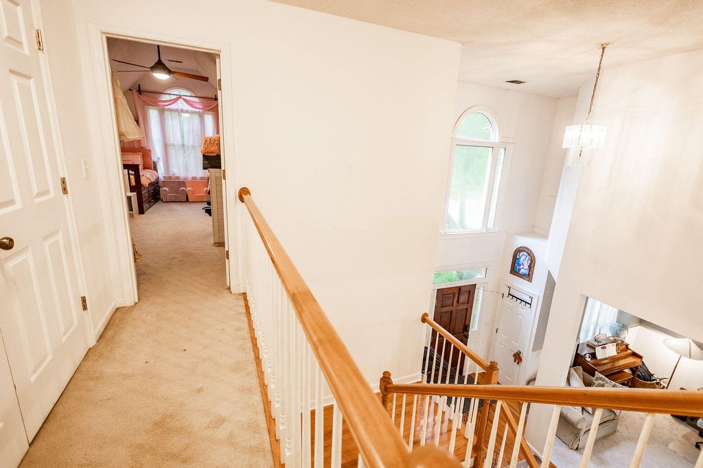 Image 8 of property listing at 101 Riverwood Lane, Summerville, SC 29485