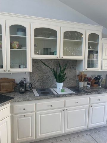 1734 Aldersgate Road, Encinitas, CA 92024