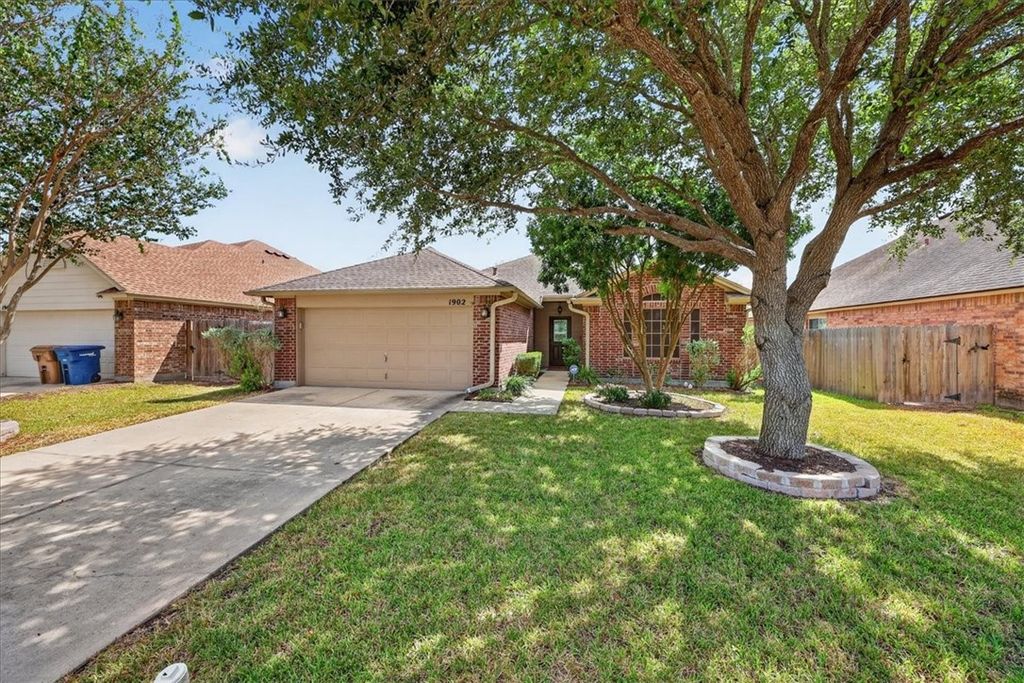 1902 Spanish, Corpus Christi, TX 78410 — photo 2