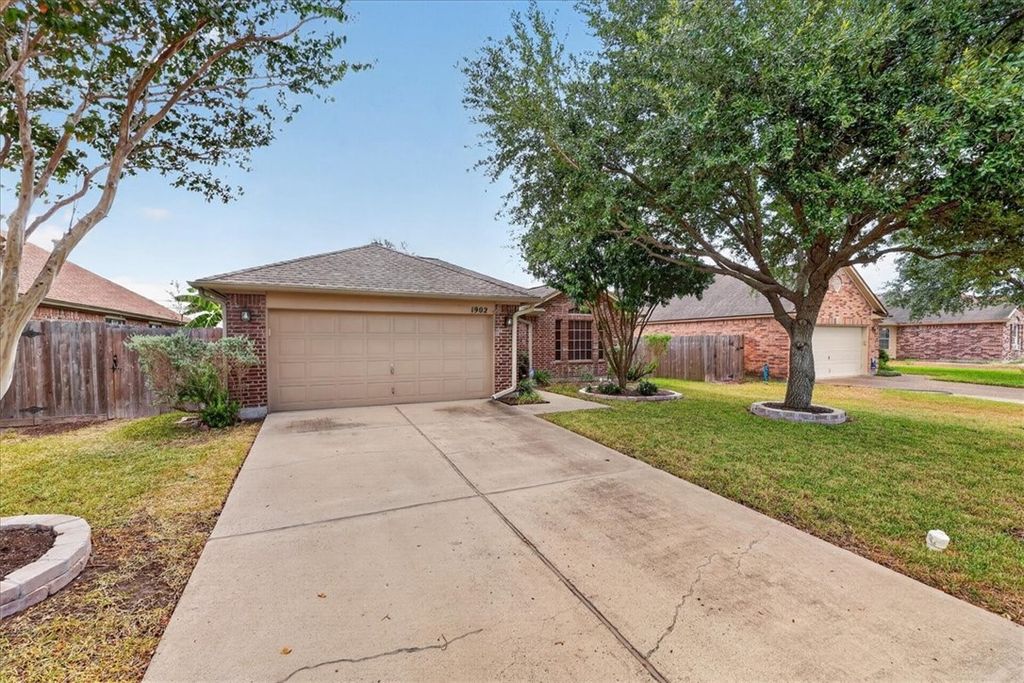 1902 Spanish, Corpus Christi, TX 78410 — photo 3