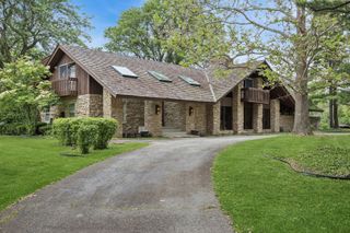 8080 Wolf Road, Burr Ridge, IL 60527