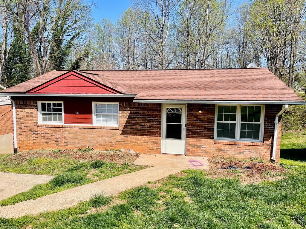 810 Olympia ST, Martinsville, VA 24112