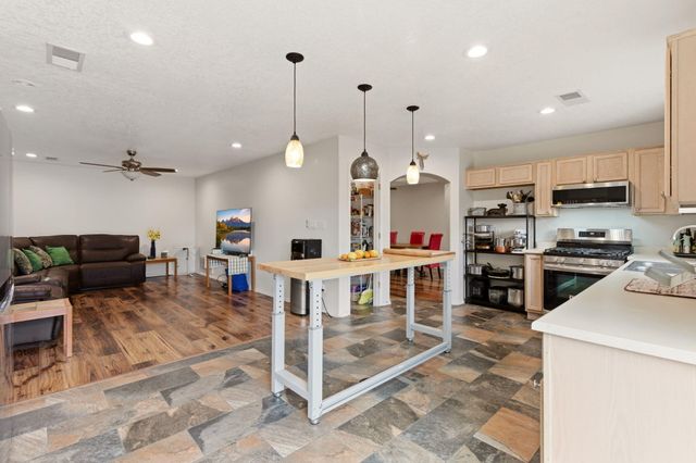 9916 Marlborough Avenue SW, Albuquerque, NM 87121