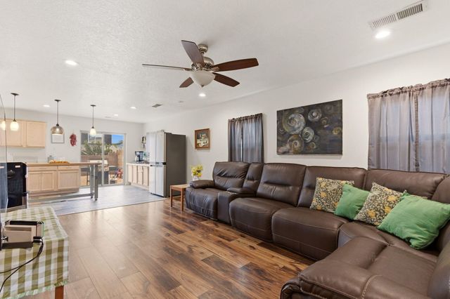 9916 Marlborough Avenue SW, Albuquerque, NM 87121