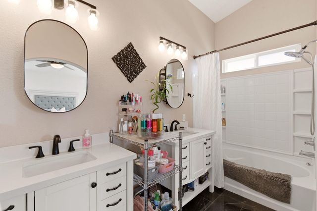 9916 Marlborough Avenue SW, Albuquerque, NM 87121