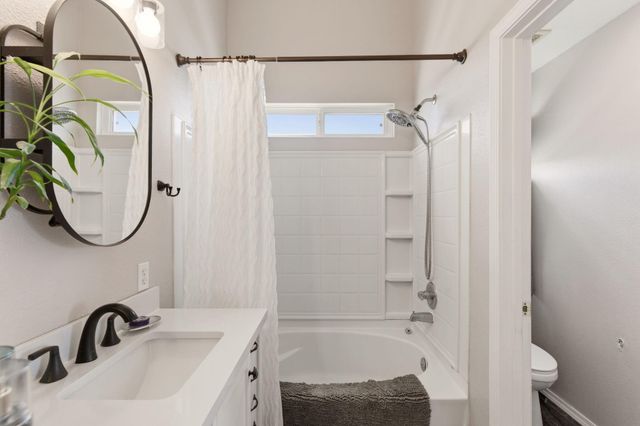 9916 Marlborough Avenue SW, Albuquerque, NM 87121