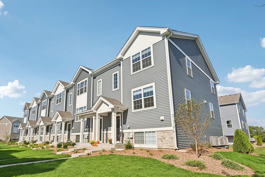 1389 Oakfield Lane, Pingree Grove, IL 60140