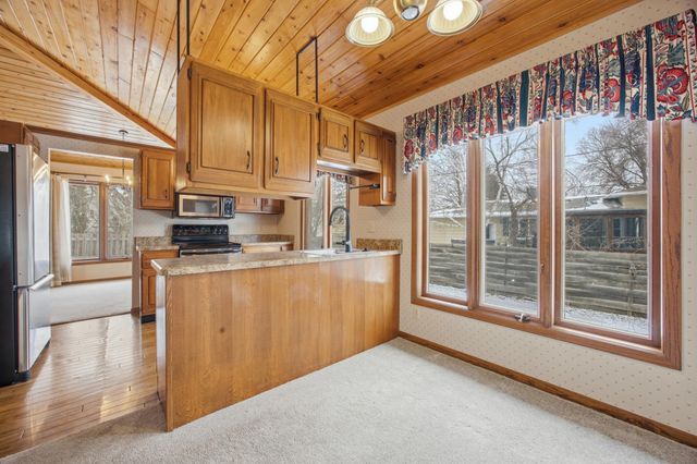 318 Dale Avenue, Moorhead, MN 56560