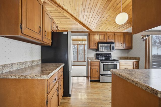 318 Dale Avenue, Moorhead, MN 56560