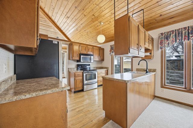 318 Dale Avenue, Moorhead, MN 56560