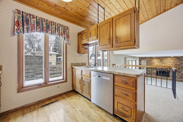 318 Dale Avenue, Moorhead, MN 56560