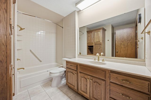 318 Dale Avenue, Moorhead, MN 56560