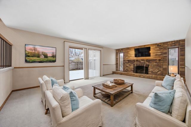 318 Dale Avenue, Moorhead, MN 56560