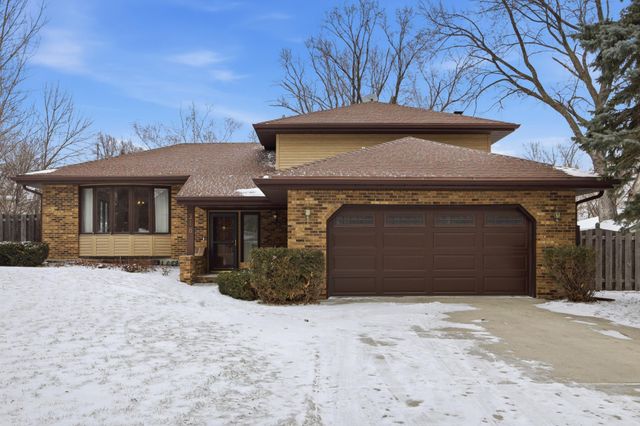 318 Dale Avenue, Moorhead, MN 56560