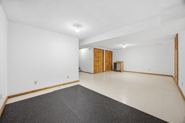 318 Dale Avenue, Moorhead, MN 56560