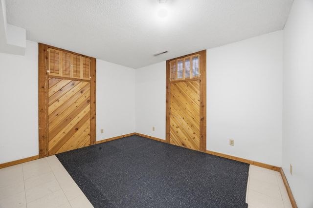 318 Dale Avenue, Moorhead, MN 56560