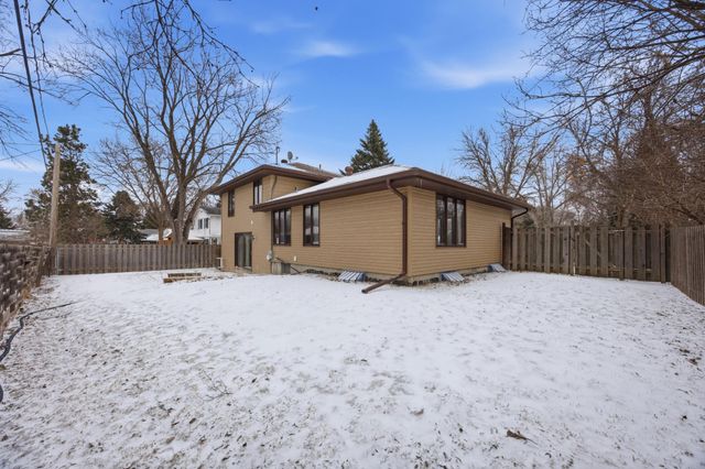 318 Dale Avenue, Moorhead, MN 56560