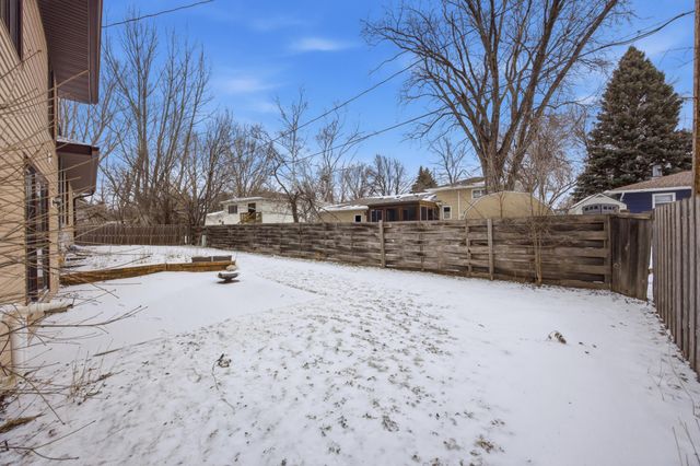 318 Dale Avenue, Moorhead, MN 56560