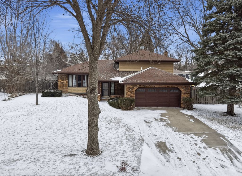 318 Dale Avenue, Moorhead, MN 56560
