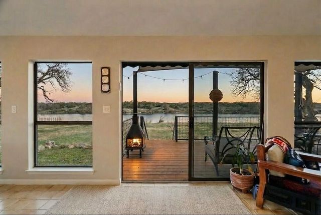 3721 Lakeview DR, Cottonwood Shores, TX 78657