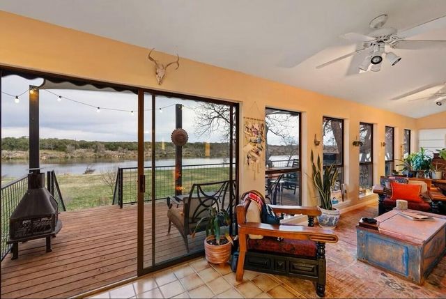 3721 Lakeview DR, Cottonwood Shores, TX 78657