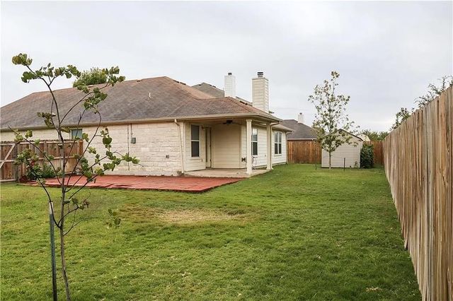 100 S Creek Bend DR, Hutto, TX 78634
