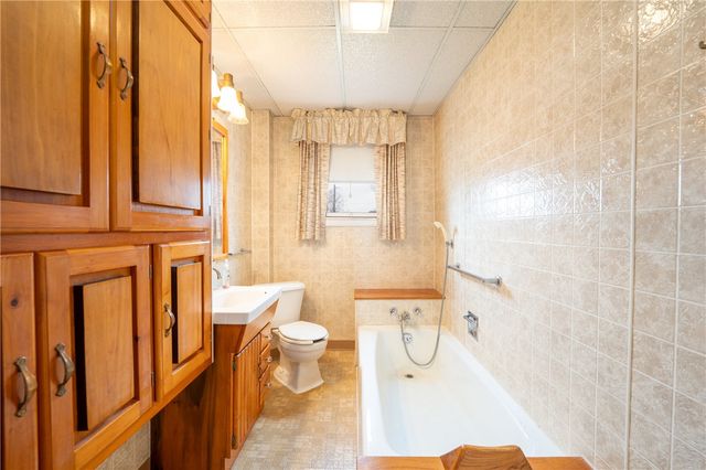 608 Fairmont St, Latrobe, PA 15650