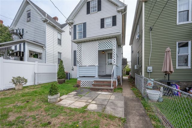 608 Fairmont St, Latrobe, PA 15650