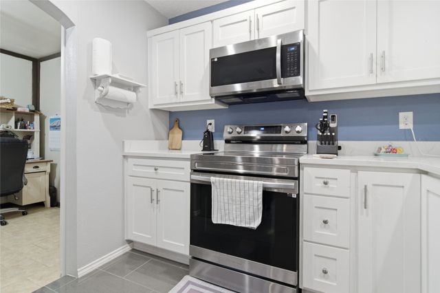 605 Plainview Drive, Mansfield, TX 76063