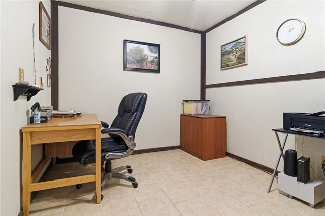 605 Plainview Drive, Mansfield, TX 76063