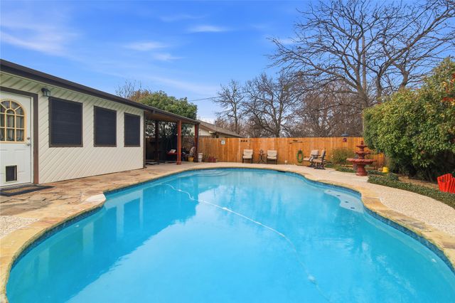 605 Plainview Drive, Mansfield, TX 76063