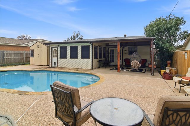 605 Plainview Drive, Mansfield, TX 76063