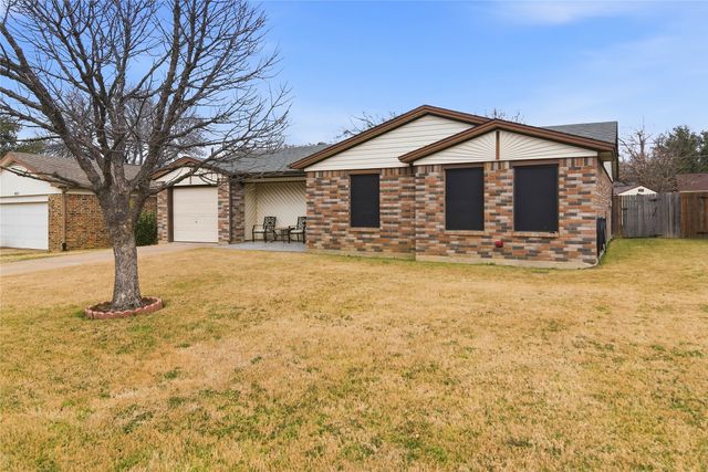 605 Plainview Drive, Mansfield, TX 76063