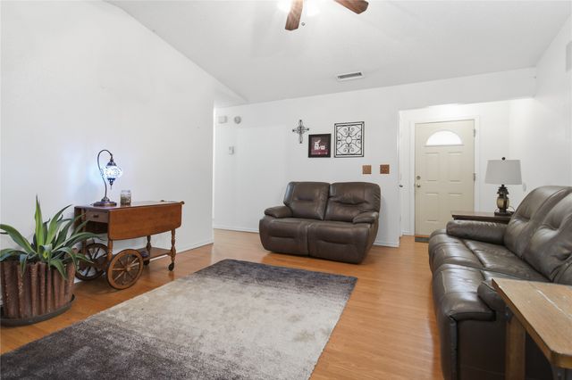 605 Plainview Drive, Mansfield, TX 76063