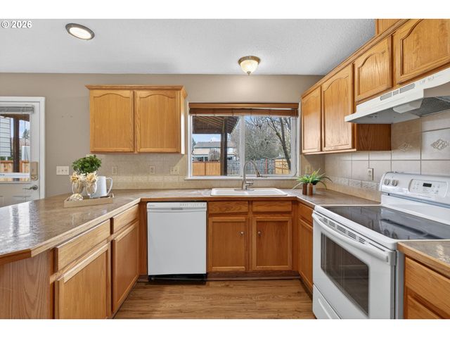 52407 Ne 14TH St, Scappoose, OR 97056