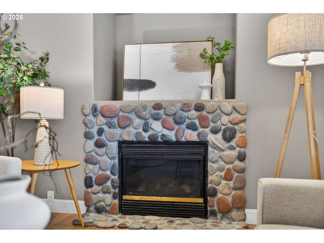 52407 Ne 14TH St, Scappoose, OR 97056