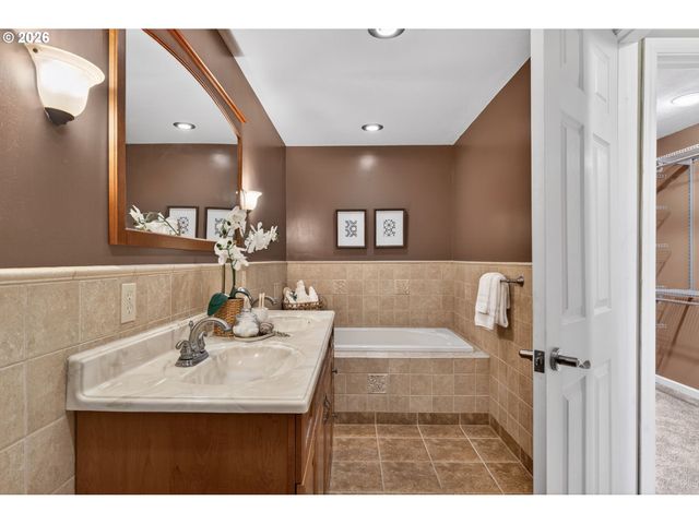 52407 Ne 14TH St, Scappoose, OR 97056