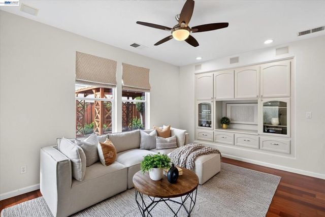 4252 Escudo Ct, Dublin, CA 94568