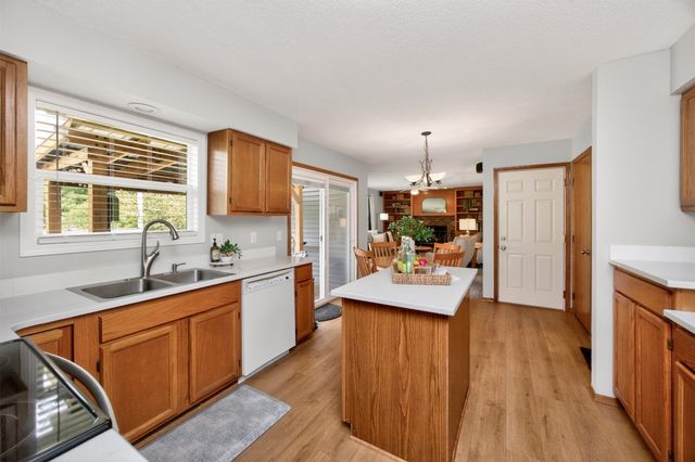 1090 2nd St Court, Waukee, IA 50263