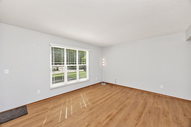 1090 2nd St Court, Waukee, IA 50263