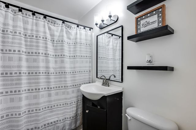 1001 W Grand Ave, Haysville, KS 67060